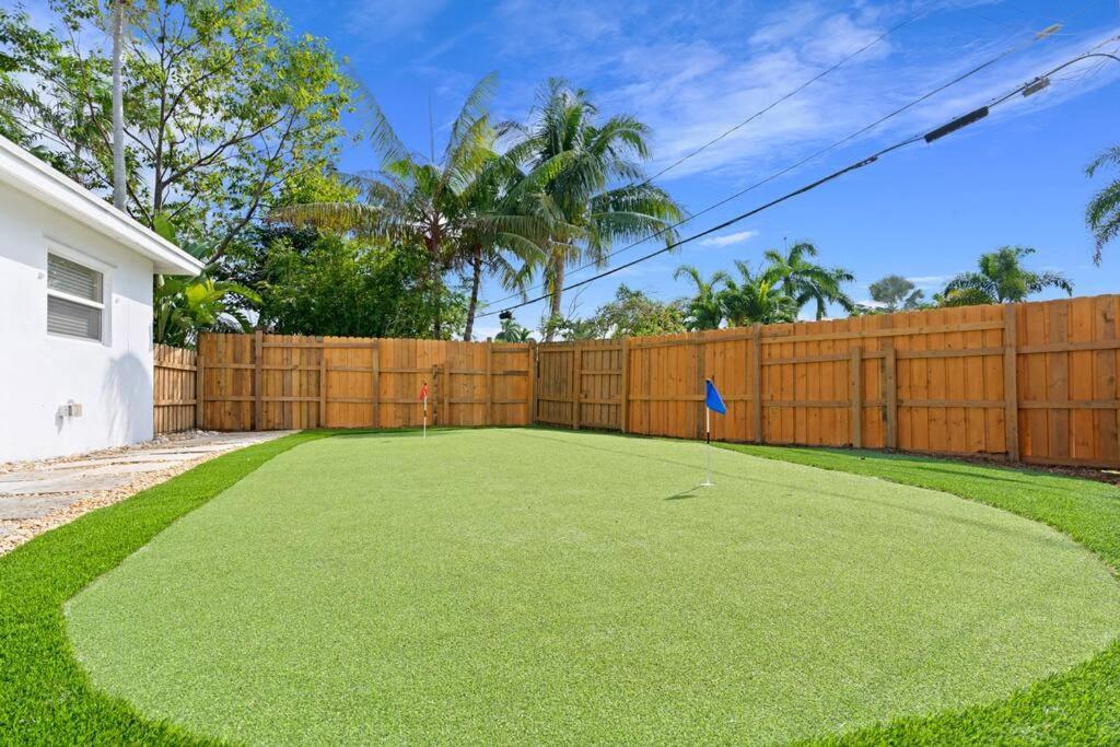 Waterfront-Heated Pool-Mini Golf-Game Room-2Mi Beach فورت لودرديل المظهر الخارجي الصورة